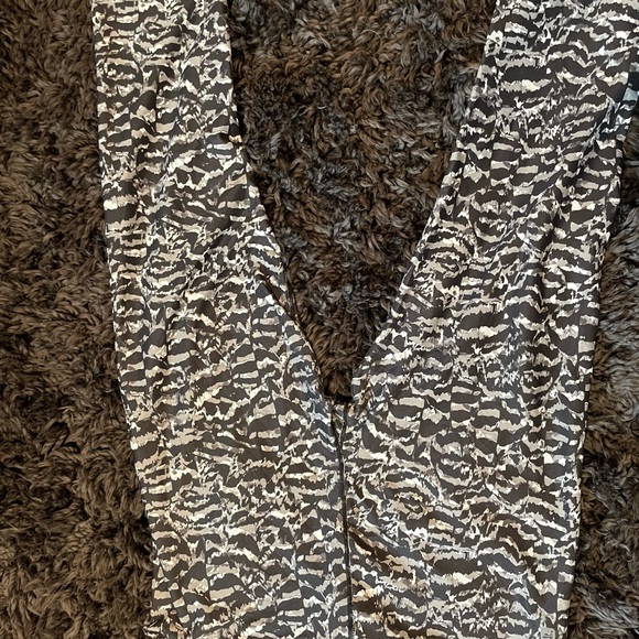 Fabletics leggings size large GUC - Picture 4 of 4